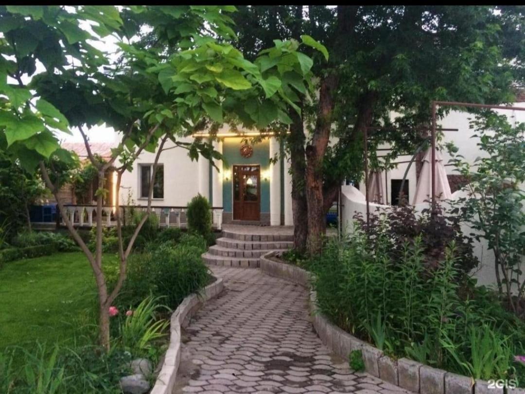 Strelets Hotell Bishkek Exteriör bild